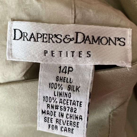 Womens button front front blazer, size 14P - Picture 7 of 7